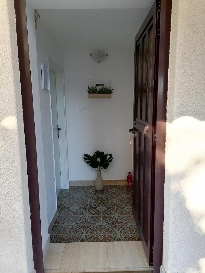 Apartments And Rooms Sanja Sibinj Krmpotski Luaran gambar